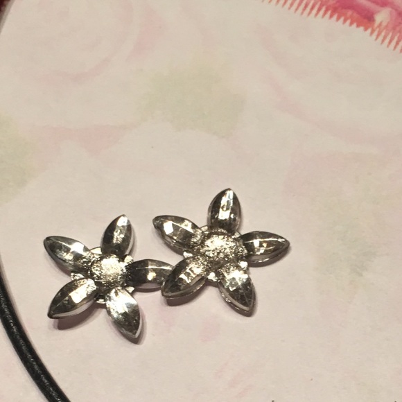 Crystal flower earrings New - Picture 1 of 2